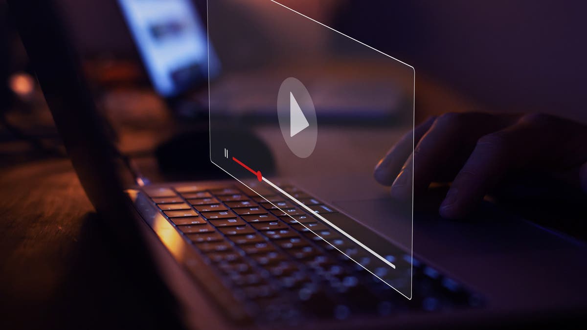 يوتيوب-يكشف-عن-جديده-في-عالمي-“ميتافيرس”-وnft